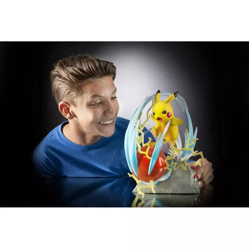 Pokemon - Deluxe Collector Statue Pikachu 33 cm